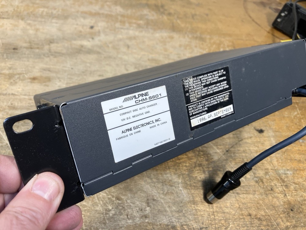 Alpine Electronics 6-CD Auto Changer Model CHM-S601 UNTESTED