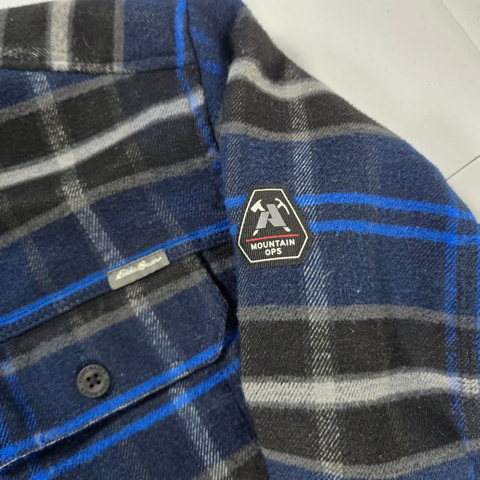 Eddie Bauer Mountain Ops Flannel Shirt Mens XL Blue Plaid Classic Fit Outdoor