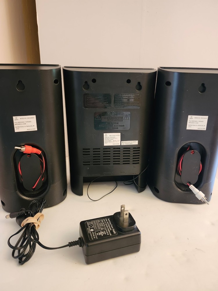 Mini Stereo W/Digital Display. CD Player & Speakers