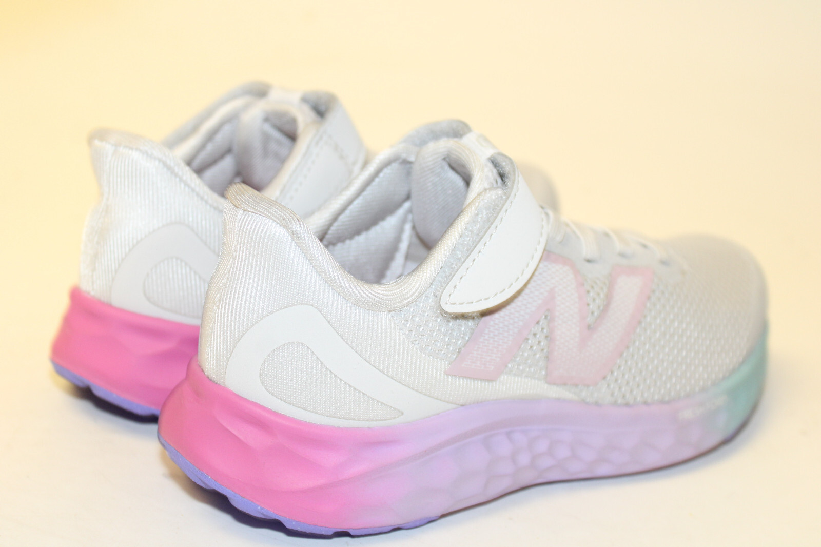 New Balance Fresh Foam NEW Arishi v4 Bungee Lace with Top Strap Girls Kids Youth