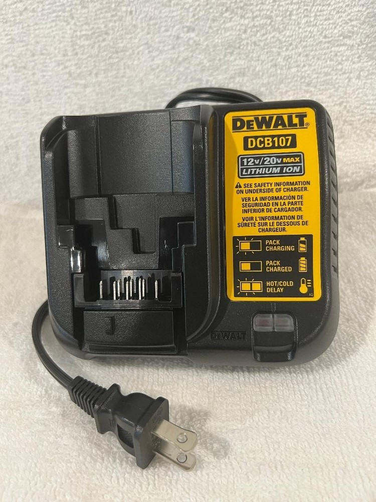 DEWALT DCF 809 ATOMIC DRIVER WITH BATTERY,CHARGER & CASE