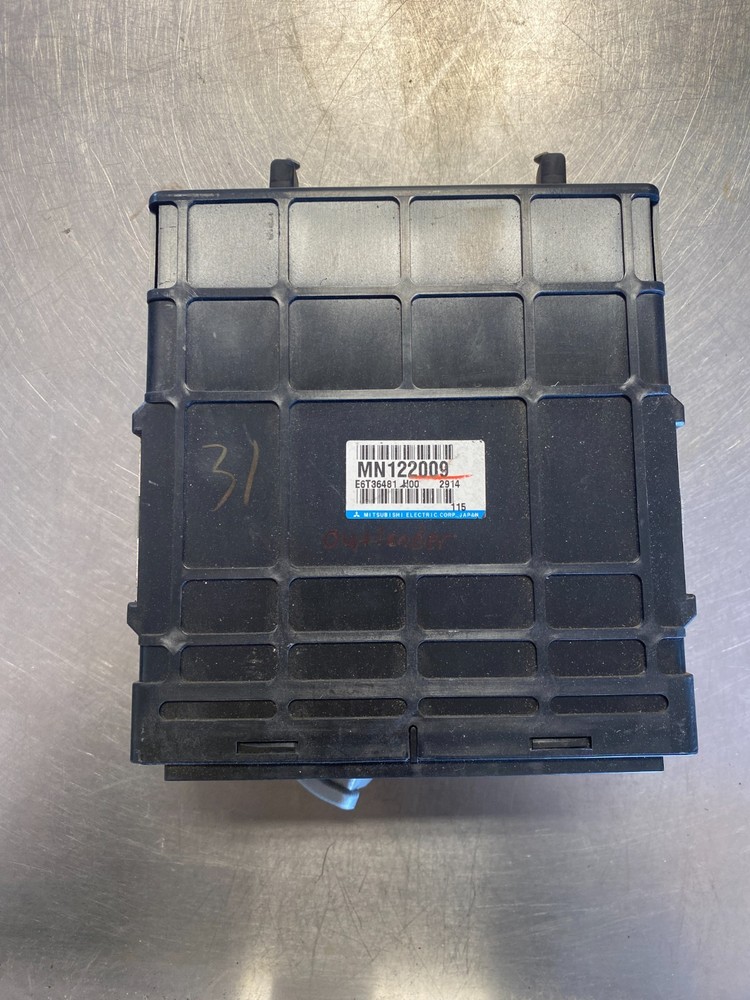 2003 Mitsubishi Outlander 2.4L A/T Engine ECM Electronic Control Module MN122009