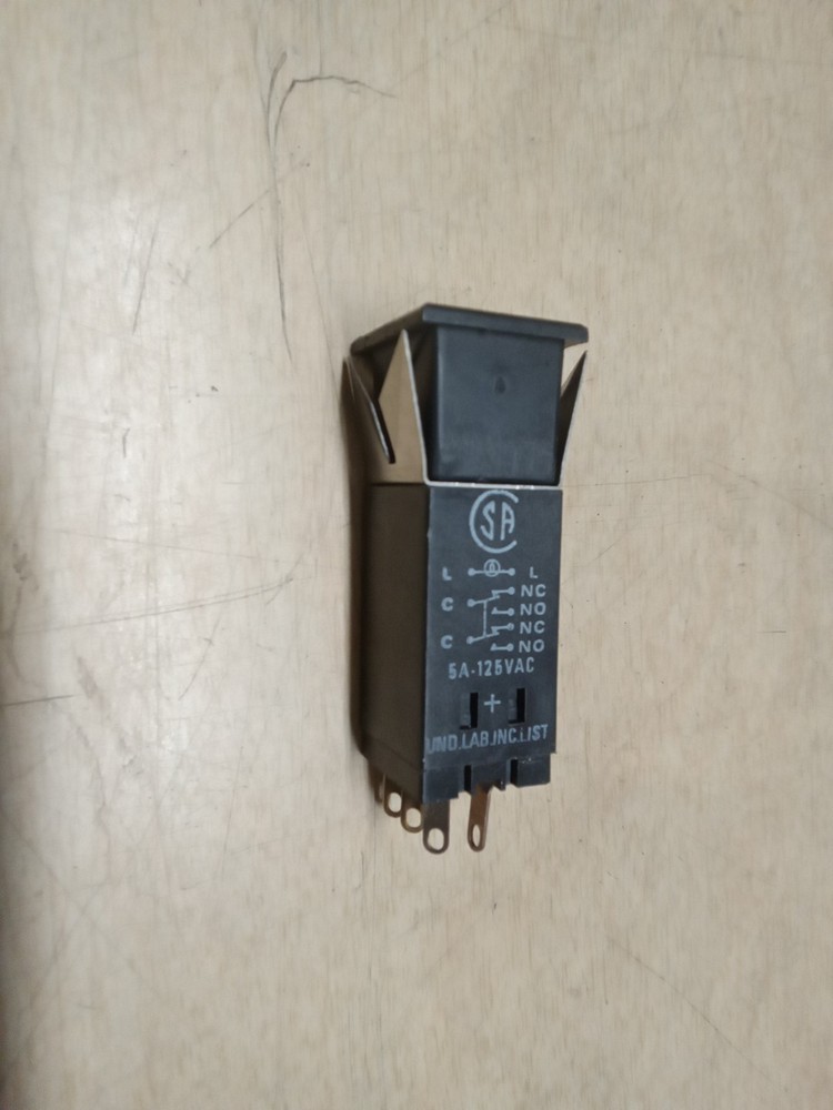 Dialight 554-1131-111 Lamp Holder Housing For Pushbutton