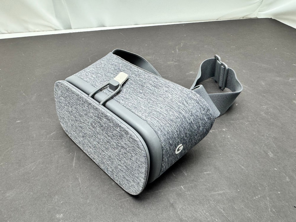Google Daydream View - VR Headset for Smartphone (Slate)
