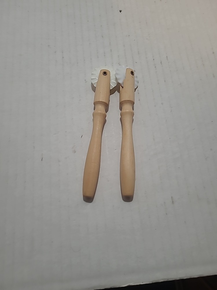 2 Pastry Dough Crimpers