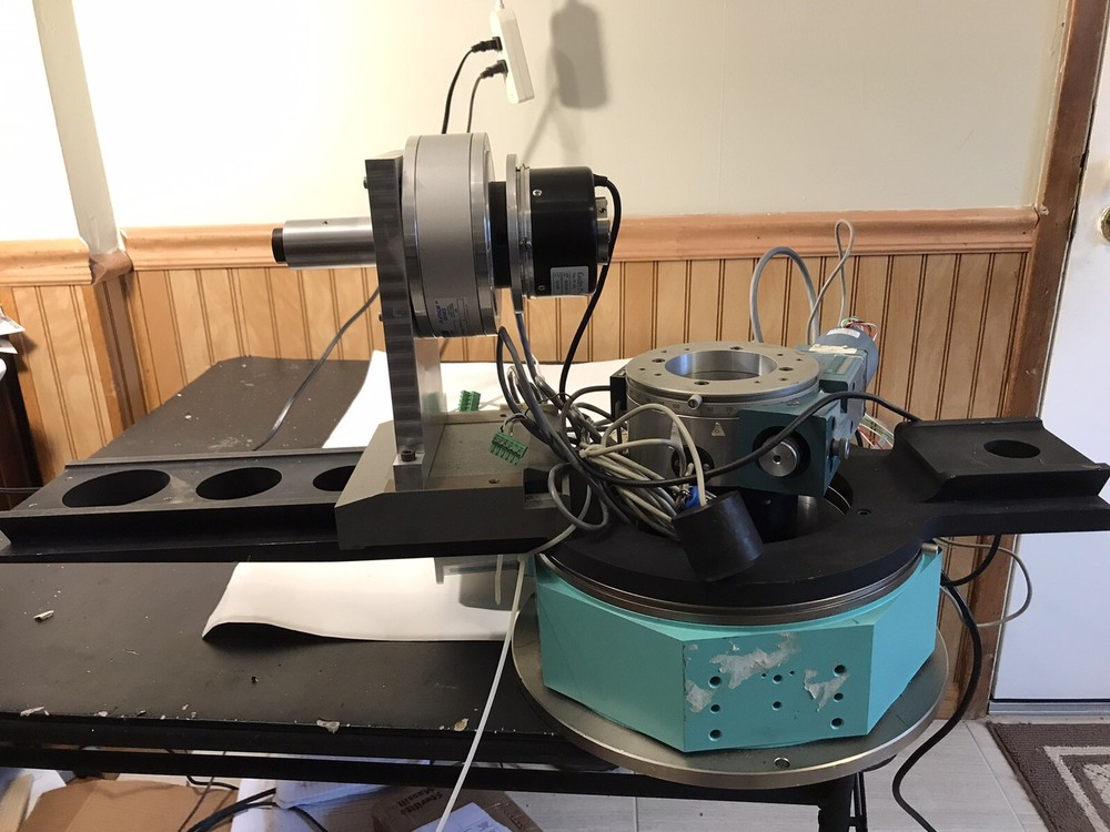 Huber Motorized Rotation goniometer