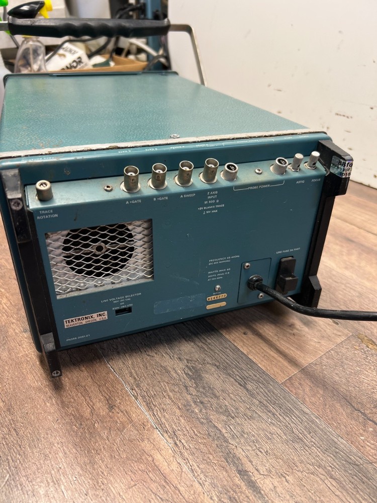 Tektronix 485 Oscilloscope with front cover