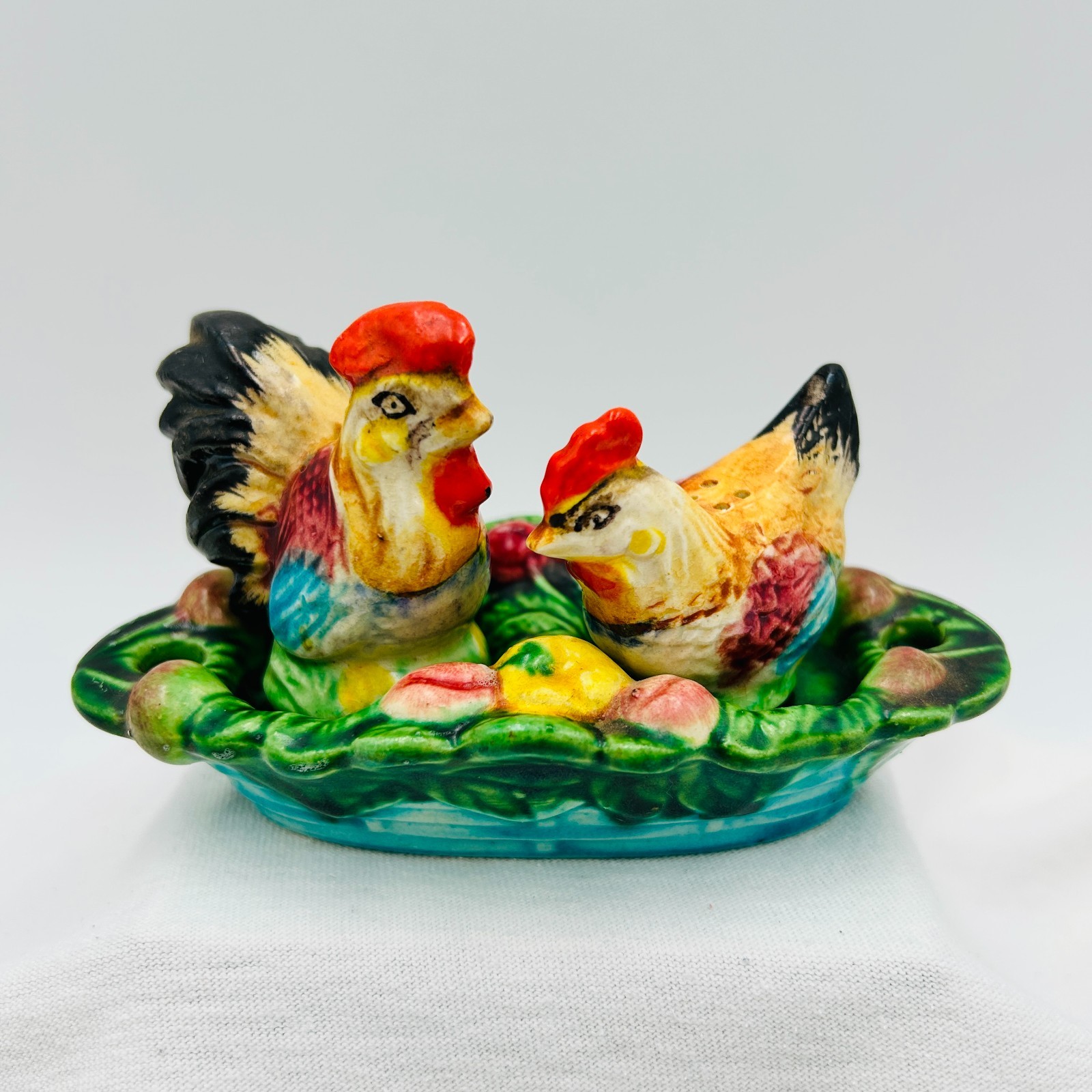 Hand Painted Rooster Chicken on Nest Vintage Salt Pepper Shakers Made in Japan