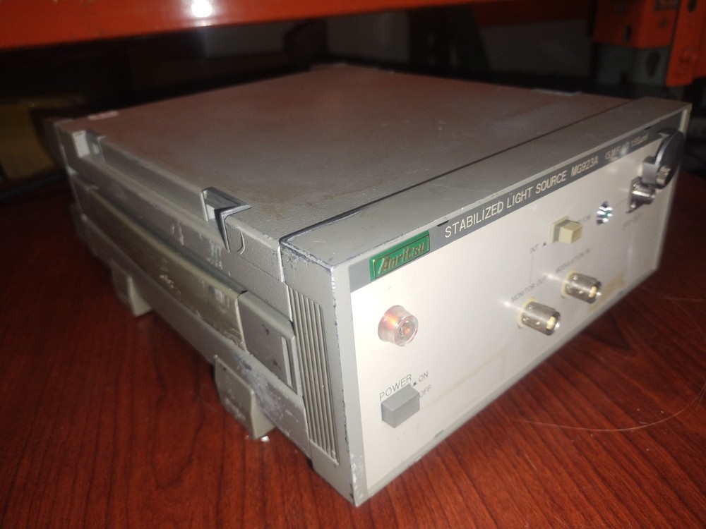 Anritsu MG923A Stabilized Light Source