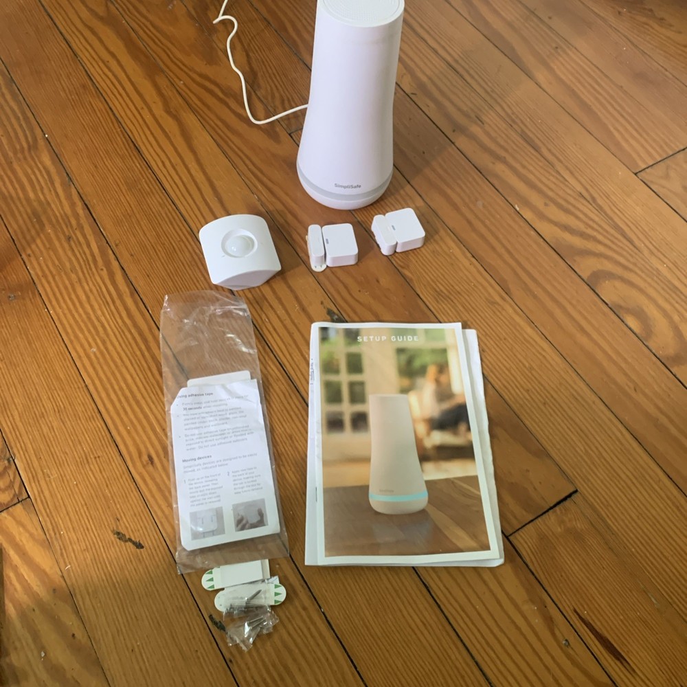 Simply Safe Security System- missing keypad and smoke detector.