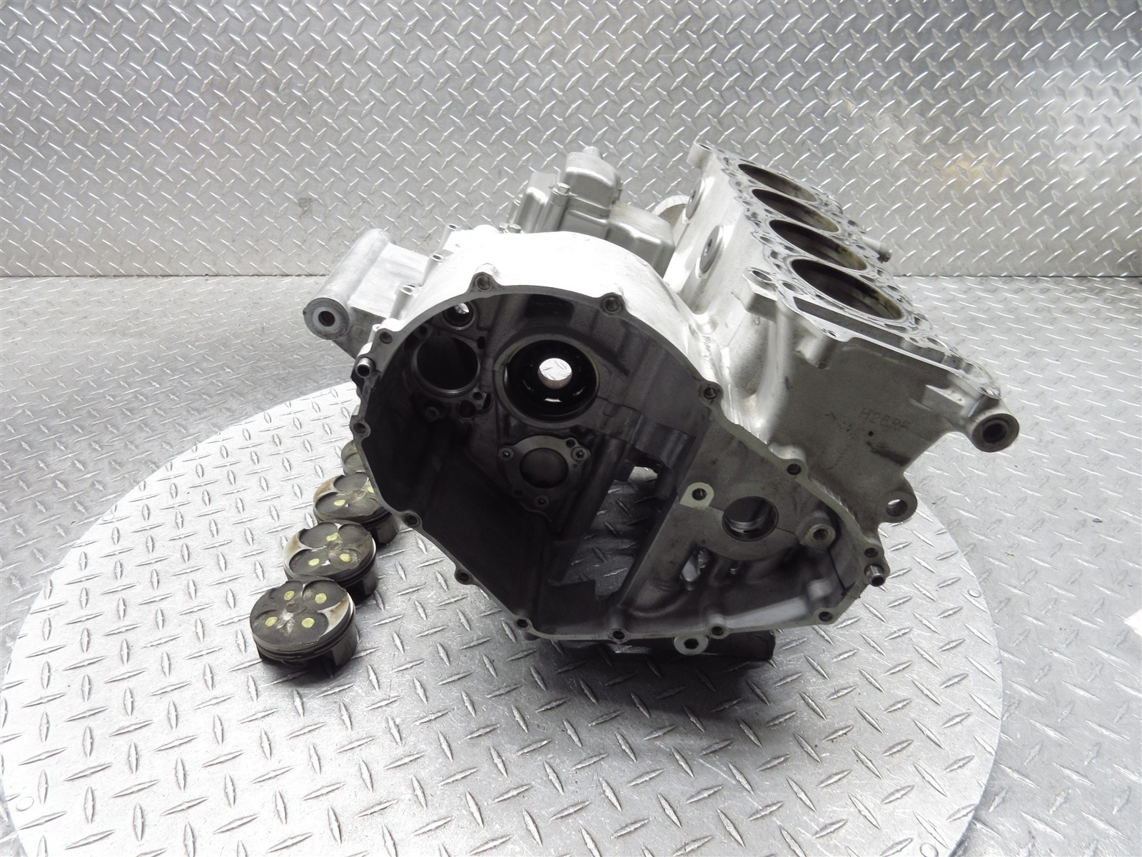 2008 08-09 Suzuki GSXR 600 GSXR600 Crankcase Case Engine Motor Block Piston Lot