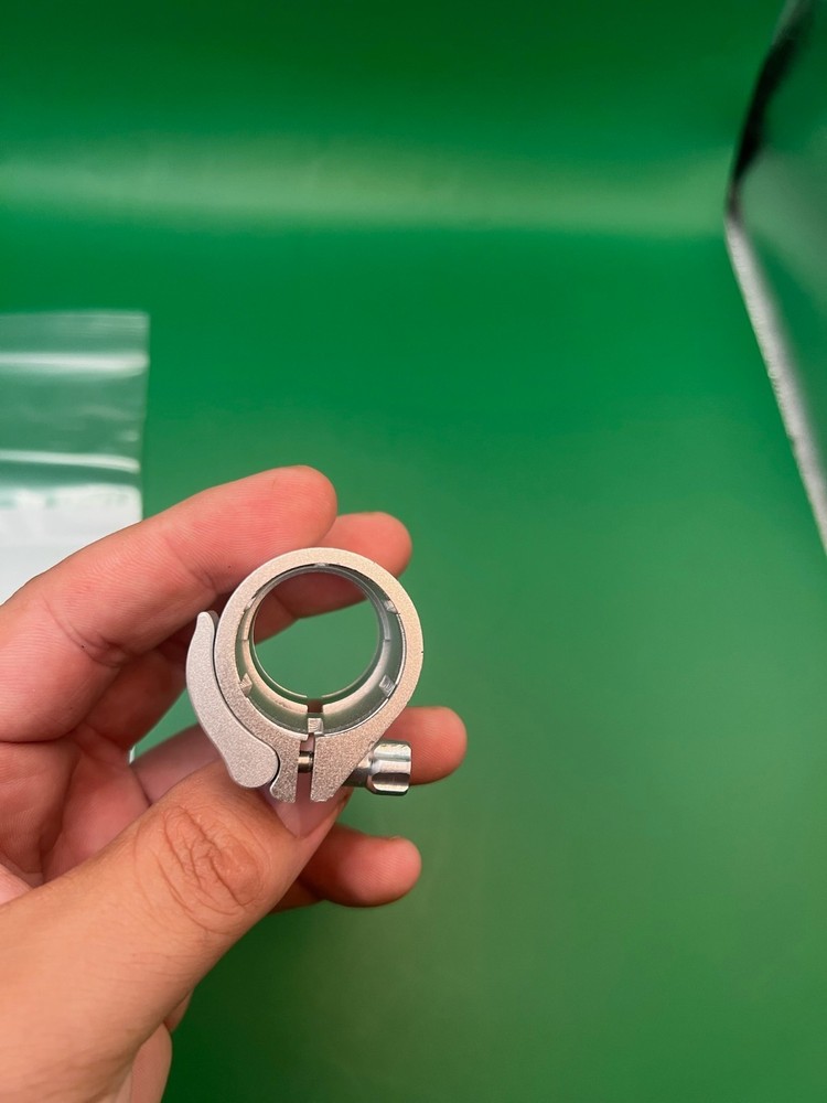 Autococker Clamping Feedneck