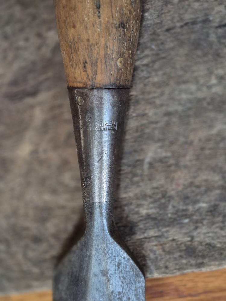 2 Vintage Stanley Chisels.