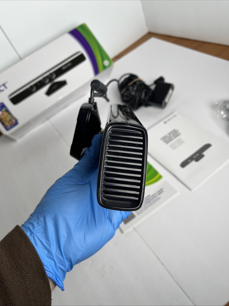 Microsoft Xbox 360 Kinect Sensor Model 1414 Motion Camera w/ Box Manuels, Etc