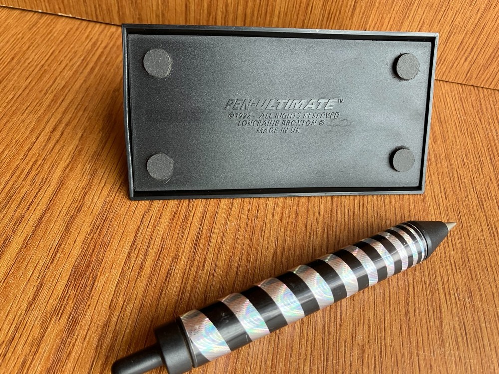 magic floating pen-pen-ultimate. floats like magic, spins round hypnotic effect