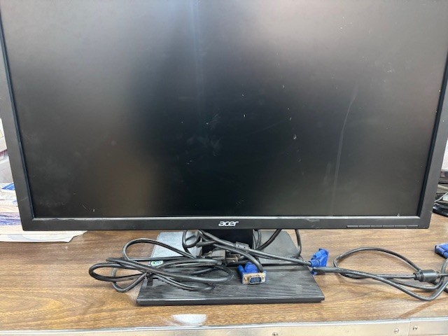 ACER DESK TOP SCREEN WITH CORDS