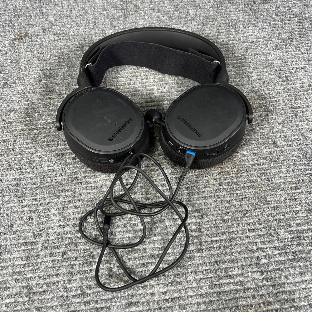 SteelSeries Arctis 3 Console - Stereo Wired Gaming Headset Black Untested