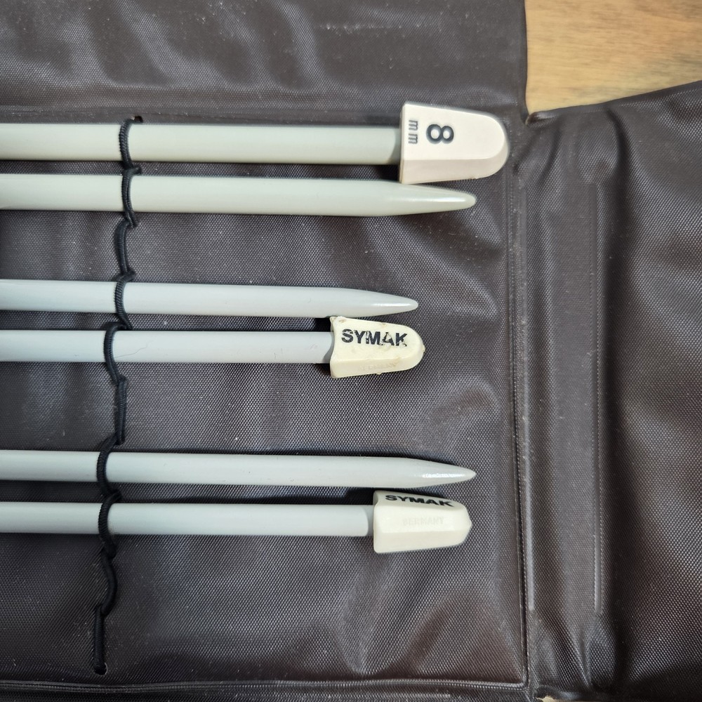 Symak Knitting Needles Assorted Sizes Faux Leather With Clasp Kit