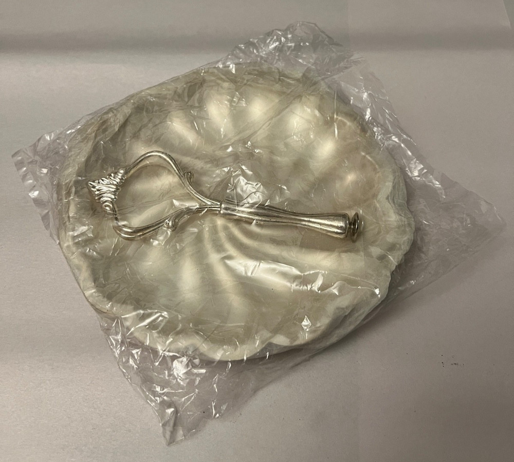 Old Hampshire Silversmiths Silverplated Scalloped Server New In Box-Open For Pic