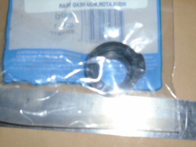 MILLER INSULATOR BULKHEAD 185713