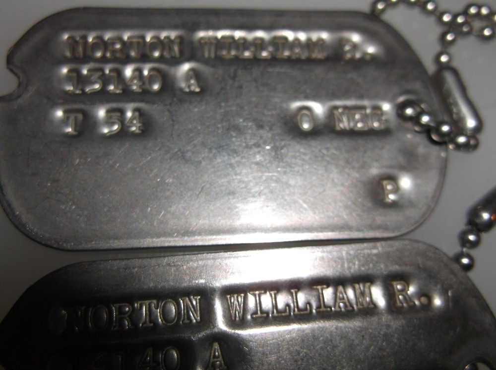 ARMY AIR FORCES NOTCHED DOG TAGS PAIR / PILOTS TAGS W/ CHAIN