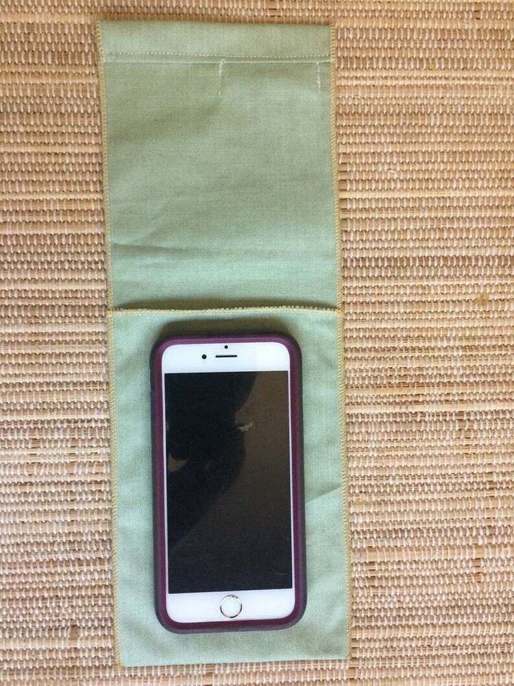 EMF Protecting iPhone Shielding Case - reduces 99.99% harmful EMF exposure