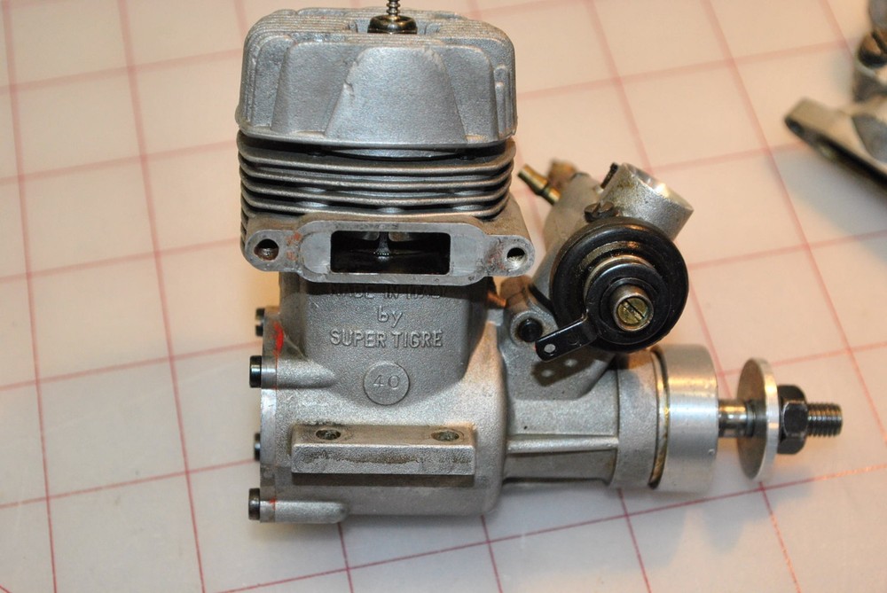 SuperTigre GS 40 Ring Rc Airplane Engine with muffler. Nice!