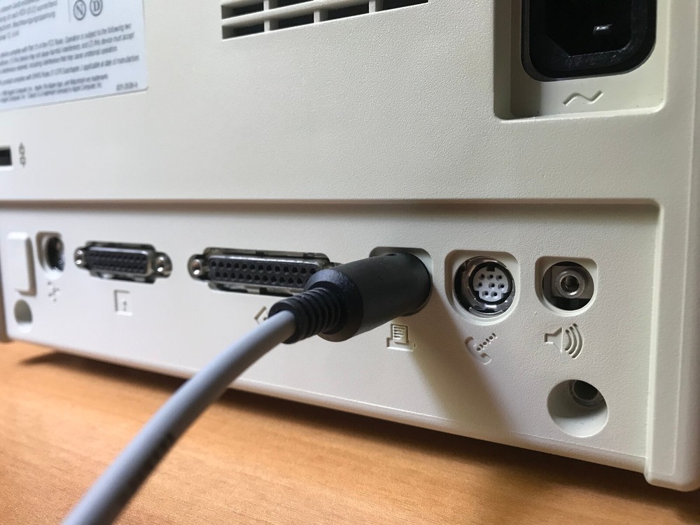 Serial Printer Cable for all Macintosh 8 pin mini Din socket (SE, Classic, etc.)
