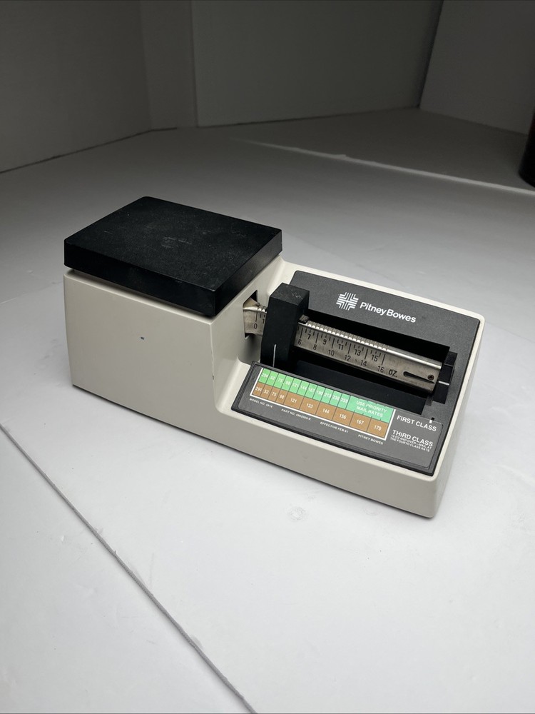 Vintage Pitney Bowes Model #4916 First & Third Class Postage Scale Made Canada