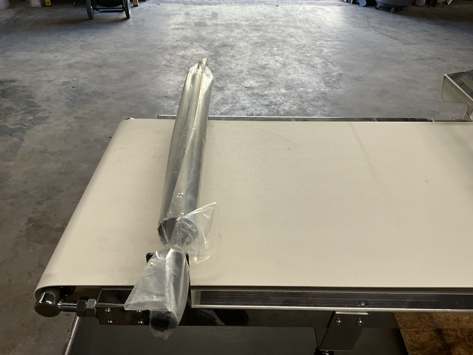 Omcan USA 42154 Countertop Reversible Dough Sheeter 20-1/2" Rollers BE-CN-2083