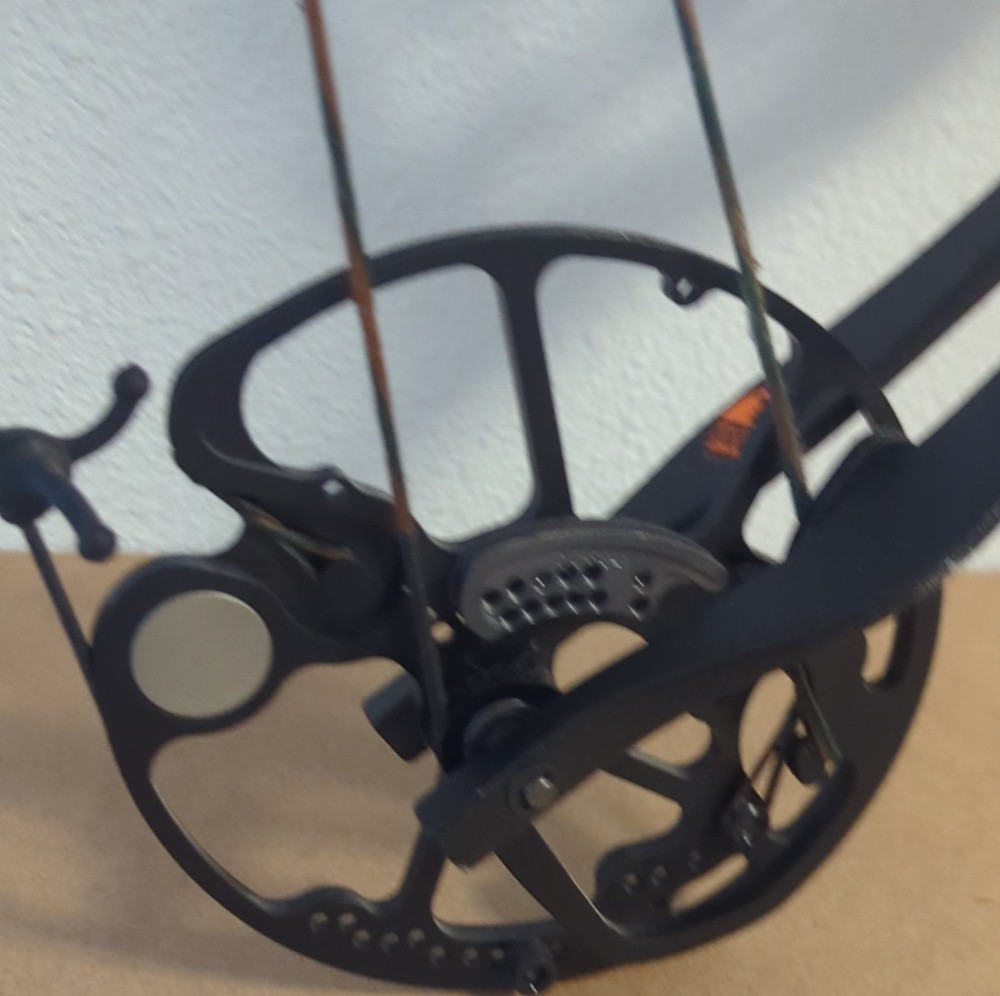 Bear Archery Attitude Compound Bow with Apache Stabilizer Trophy Ridge Sight