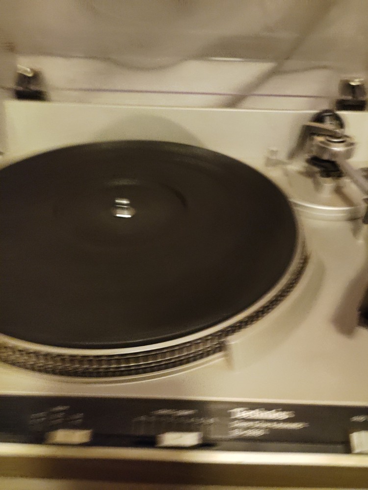 Technics SL-3350 Turntable