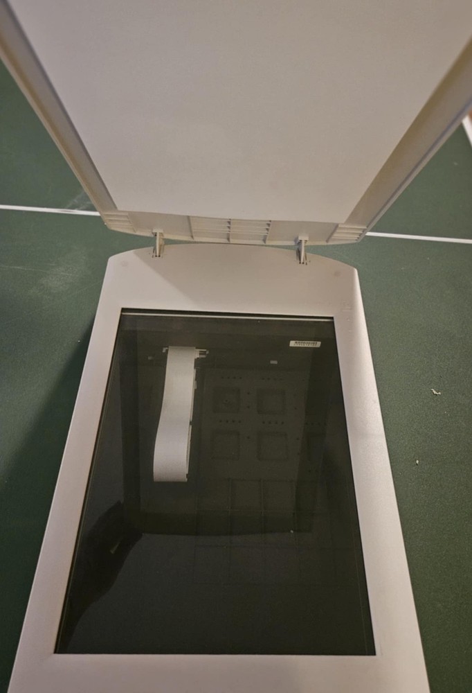 HP ScanJet 3300c Flatbed Scanner Model C7680A used