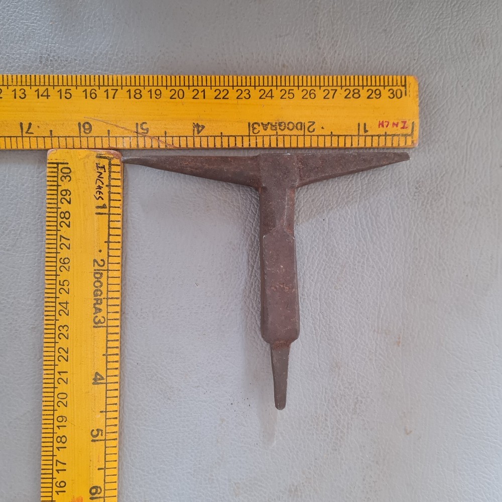 Rare original T-Shaped Iron Gunsmith Blacksmith silversmith Shaping Tool 4.5"