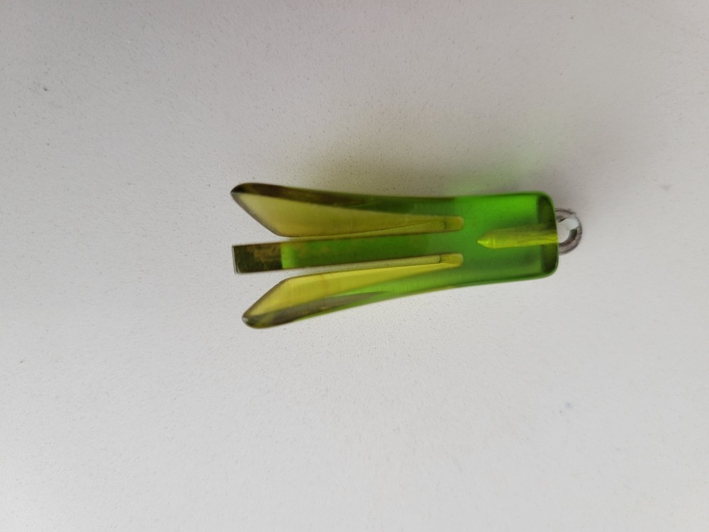 Vintage Bakelite Green Pendant/Purse Pull