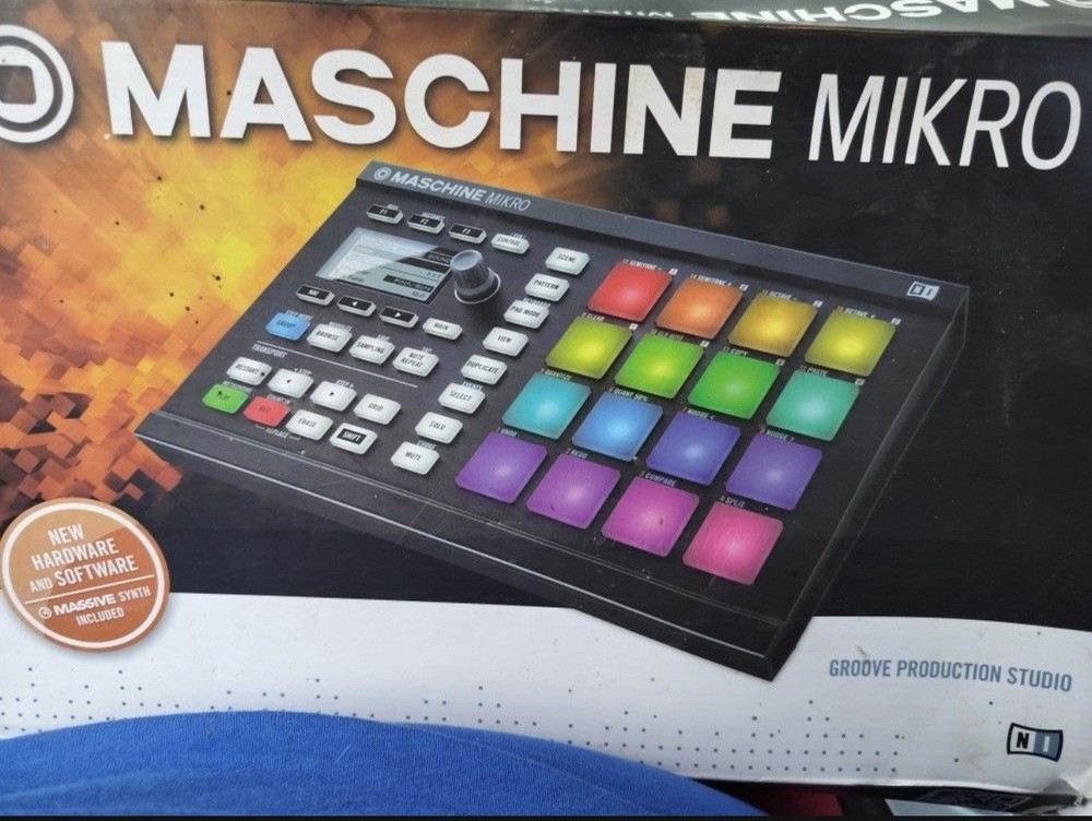 Native Instruments Maschine Mikro Digital Pad Controller 16-Key Groove Studio