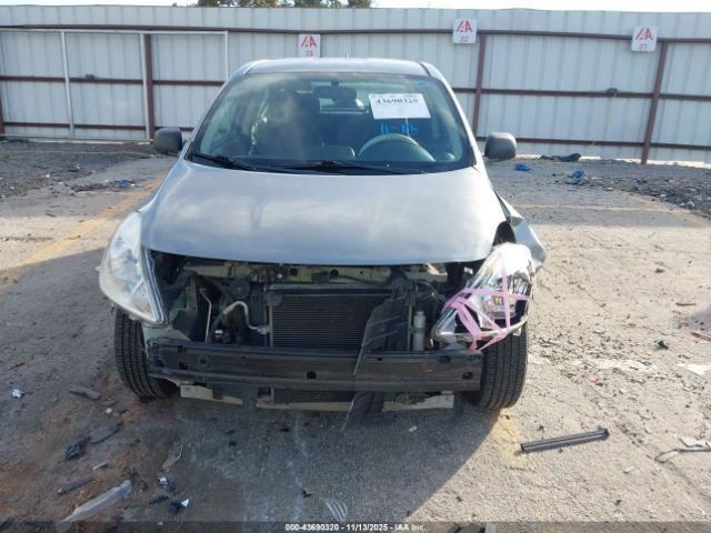 VERSA 2012 Glove Box 4901076