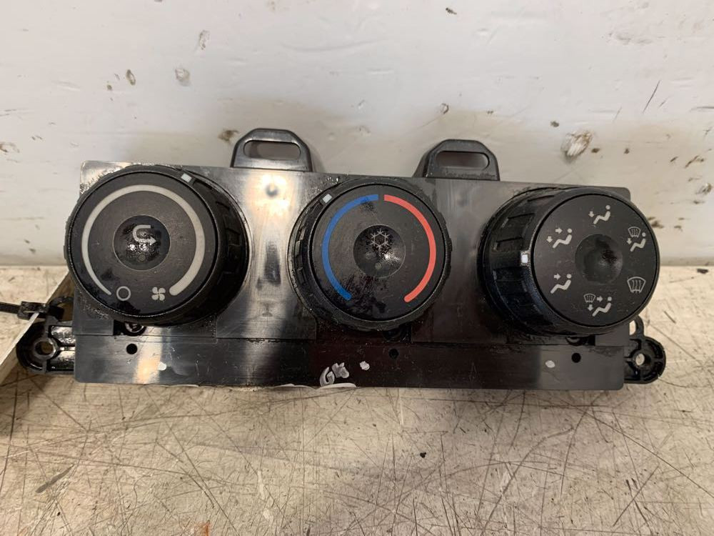 2019 Freightliner Cascadia Climate Control A2273670000 (718-10389)