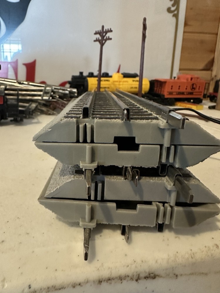 Lionel Fastrack 40x60 Loop Plus CW-80 Transformer