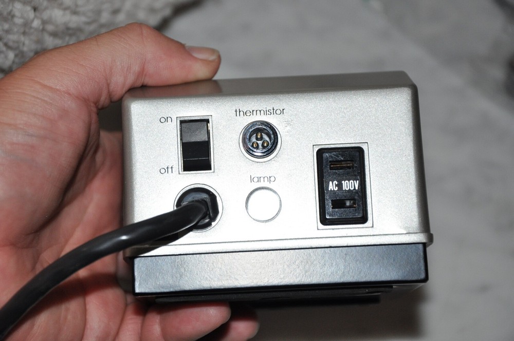 ATAGO DIGITAL THERMOMETER POSSIBLY FOR REFRACTOMETER READ CAREFULLY!!!!!!