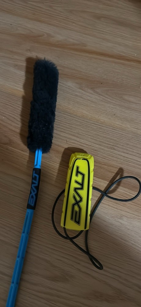 SP Shocker RSX Paintball Marker with Case