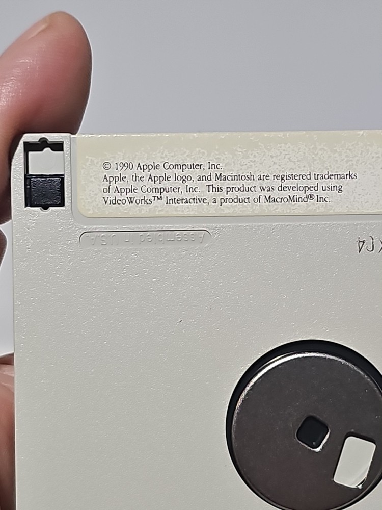 Macintosh Basics Start Up Disk Untested