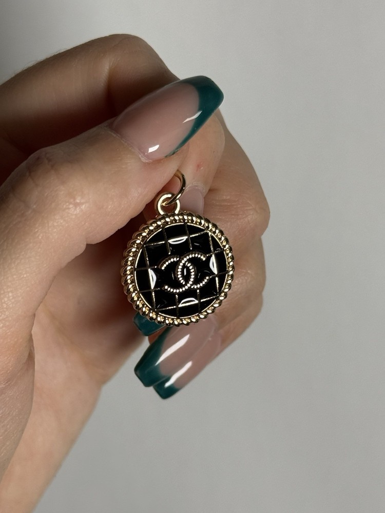CHANEL Gold/Black Metal Zipper Pull Charm