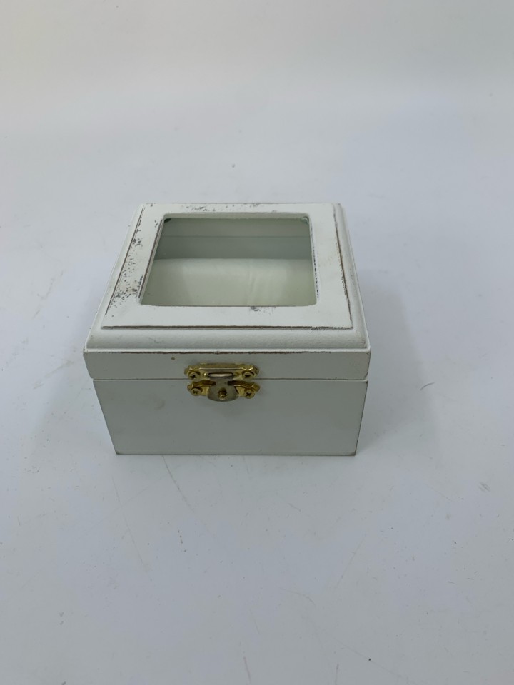 WHITE DISTRESSED WEDDING RING HOLDER BOX.