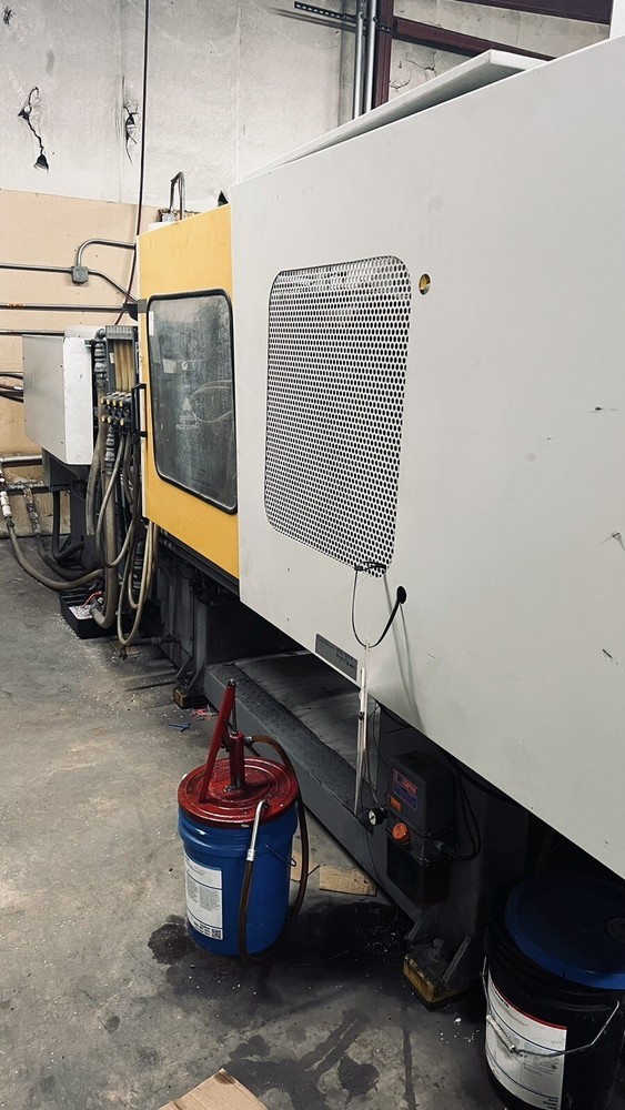 Welltec 175 Ton injection molding machine
