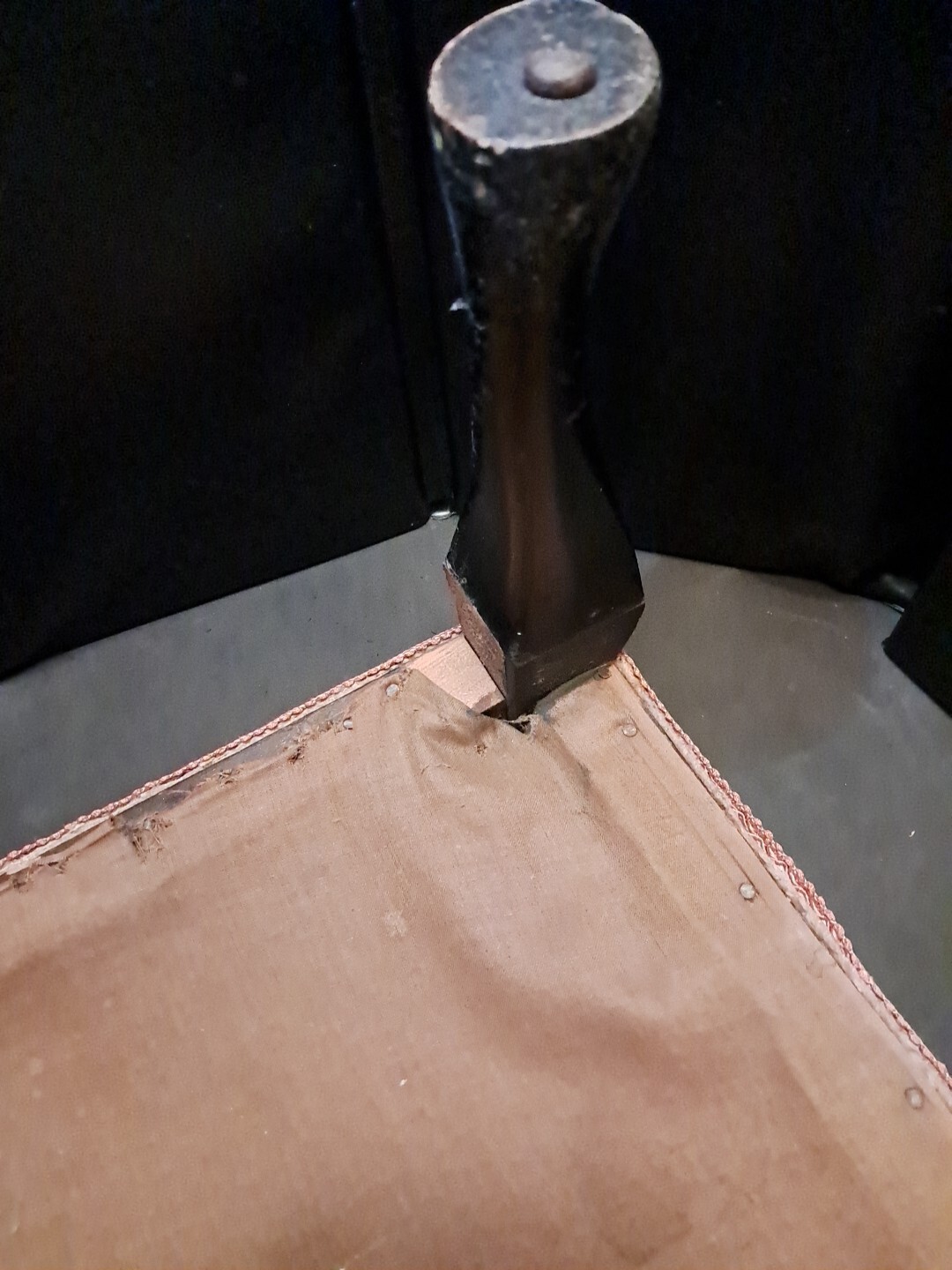 VINTAGE NEEDLEPOINT FLORAL DESIGN TOP WITH HAND PAINTED LEGS FOOTSTOOL