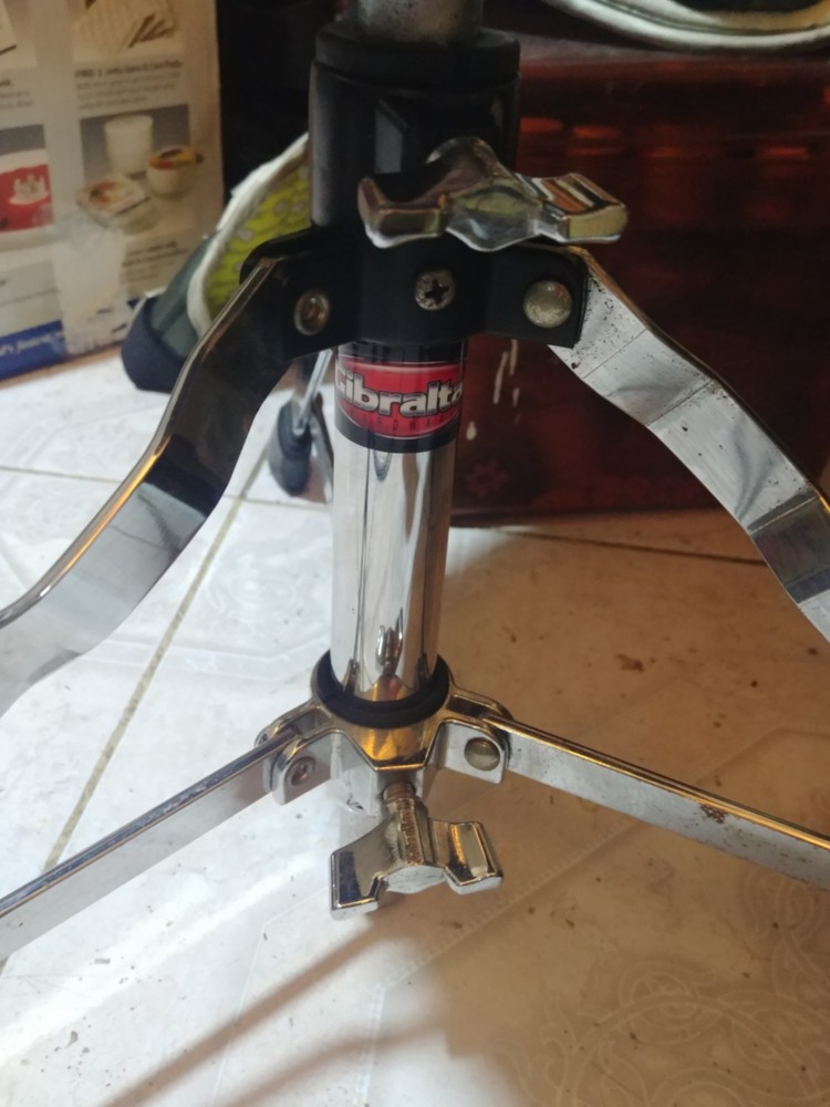 Gibraltar drum throne.