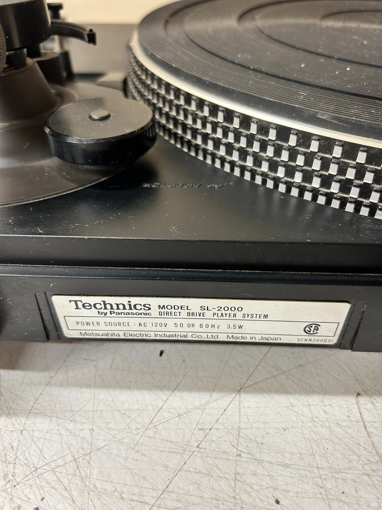 TURNTABLE Technics Panasonic SL-2000 Direct Drive Player System