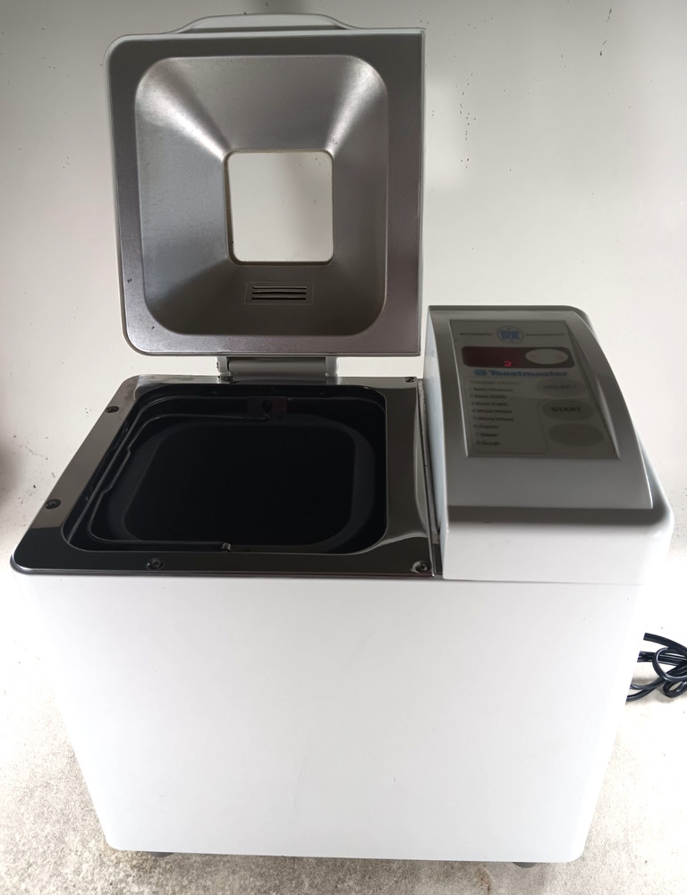 Toastmaster Bread Box Automatic Bread Maker 2 Lb Model 1154