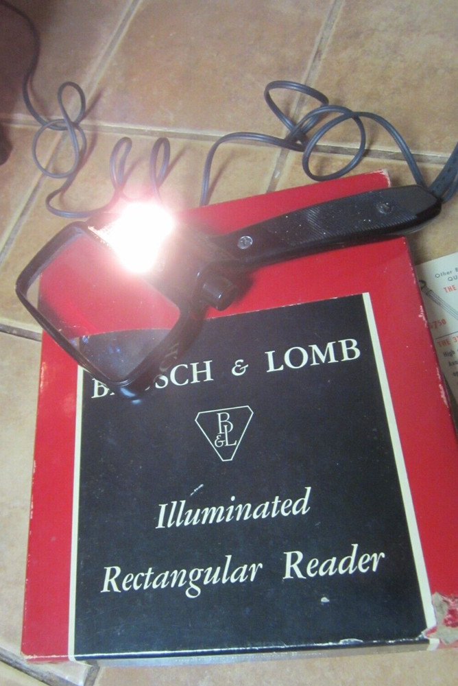 Bausch & Lomb Illuminated Rectangular Reader Magnifier #81-33-85 67-in cord/Box